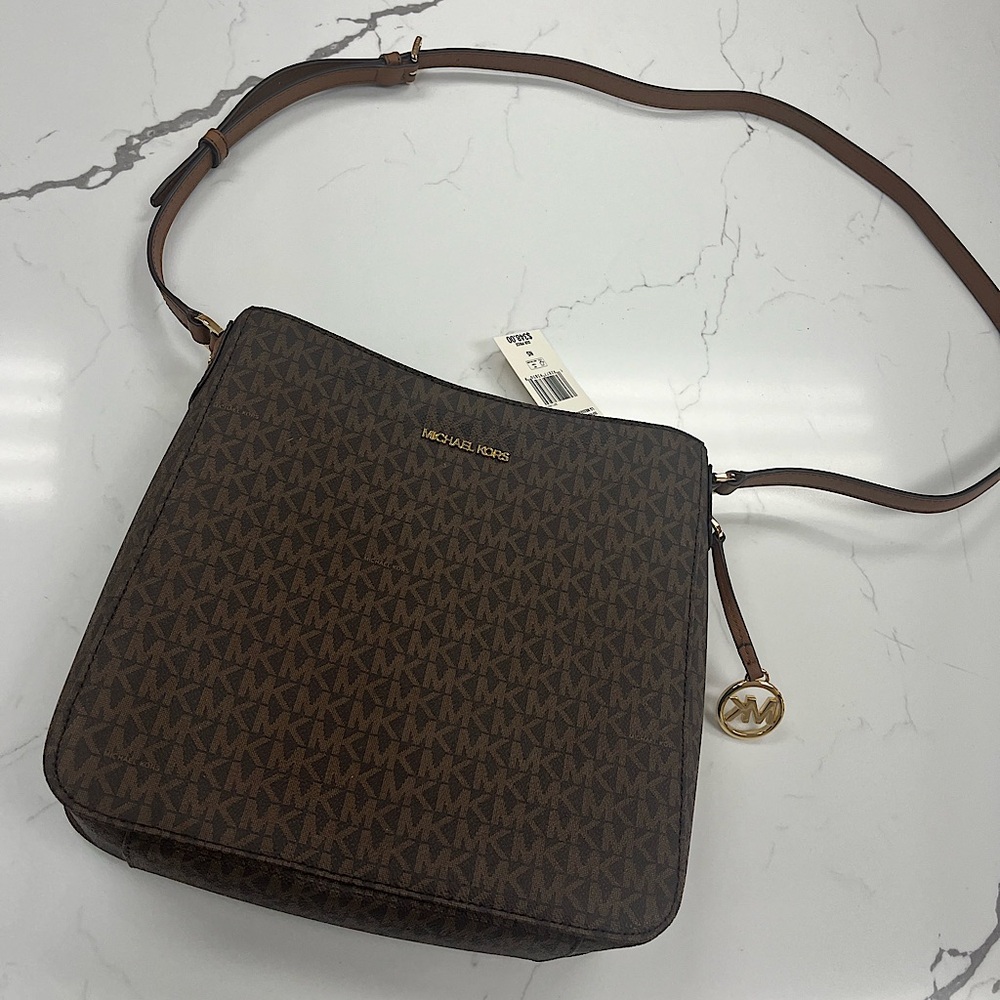 Michael Kors Jet Setter Messenger Bag